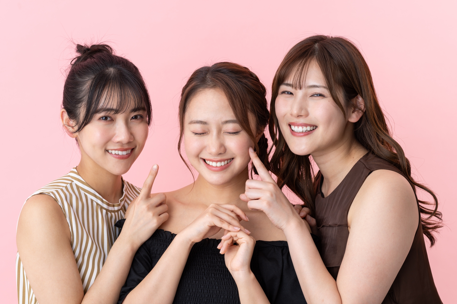脱毛ナビ｜東京の脱毛クリニック・サロンを比較する女性たち